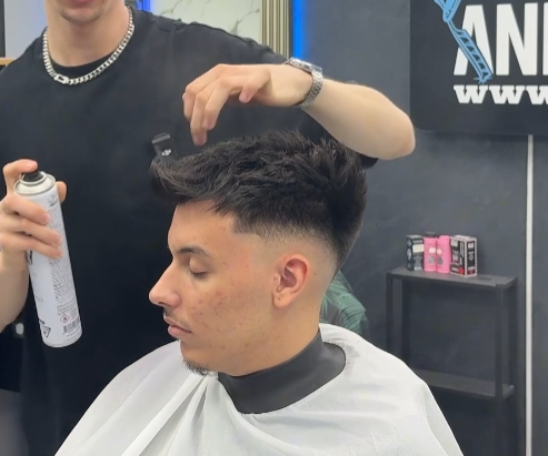 CUM SA REALIZEZI UN MID FADE CU QUIFF